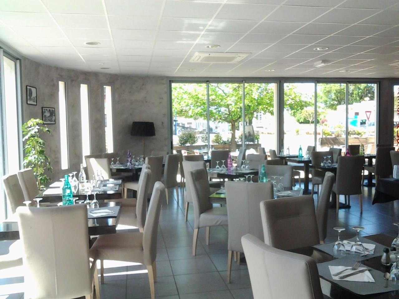 Hotel Le Midi Montaigu-de-Quercy Eksteriør billede